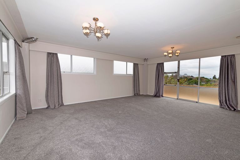 Photo of property in 207 Don Buck Road, Massey, Auckland, 0614