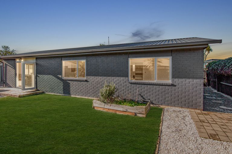 Photo of property in 62a Travis Road, Burwood, Christchurch, 8083