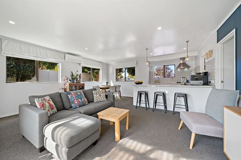 Photo of property in 80 Kervil Avenue, Te Atatu Peninsula, Auckland, 0610