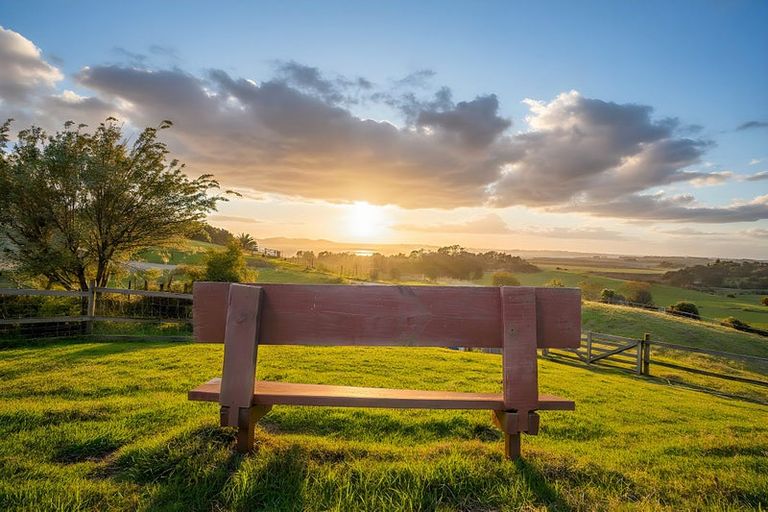 Photo of property in 2217b South Head Road, South Head, Helensville, 0874