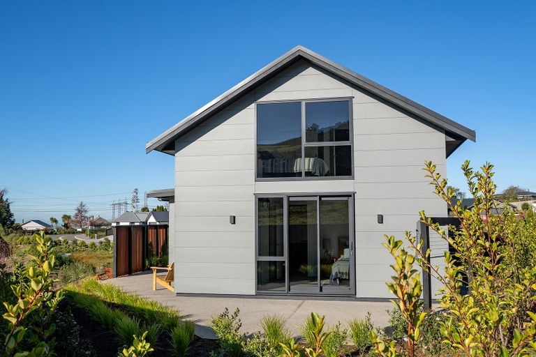 Photo of property in 22 Tapley Close, Halfway Bush, Dunedin, 9010