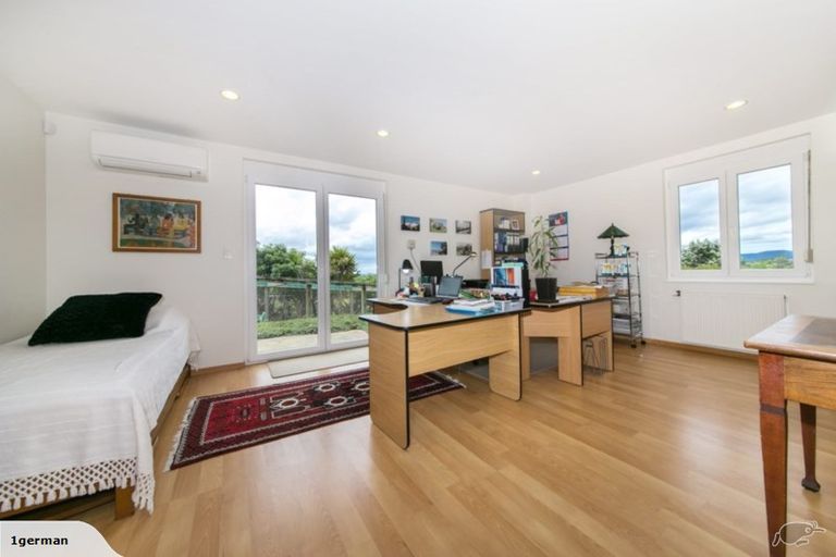 Photo of property in 32 Red Hills Road, Massey, Auckland, 0614