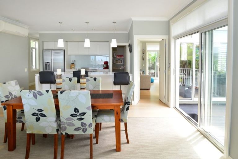 Photo of property in 19 Landmark Terrace, Orewa, 0931