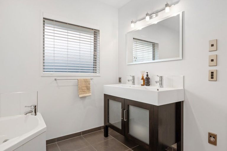 Photo of property in 6 Ambrose Place, Rangiora, 7400