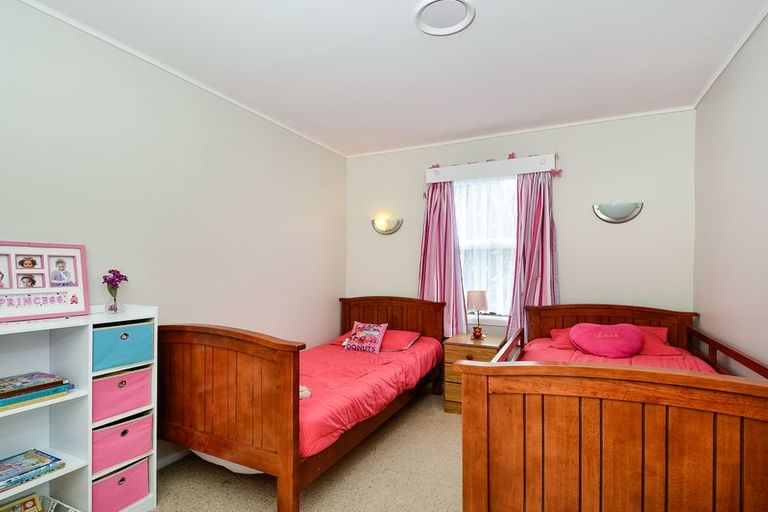 Photo of property in 41 School Road, Te Atatu South, Auckland, 0610