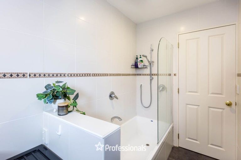 Photo of property in 2a Redwood Street, Elderslea, Upper Hutt, 5018