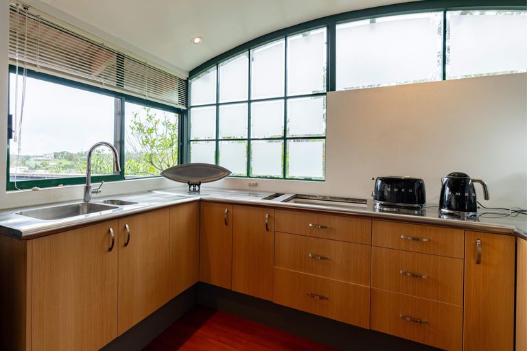 Photo of property in 6 Gannet Point, Rothesay Bay, Auckland, 0630