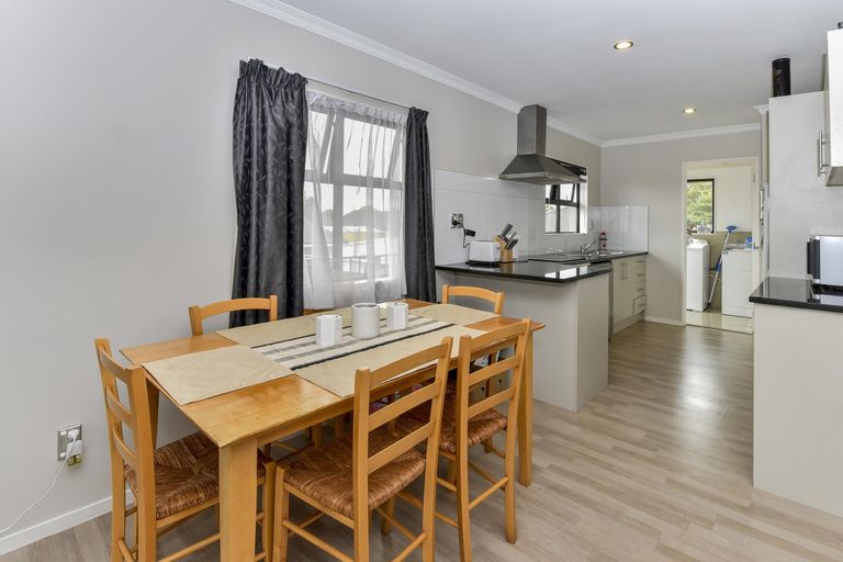 Photo of property in 8 Burbridge Road, Favona, Auckland, 2024