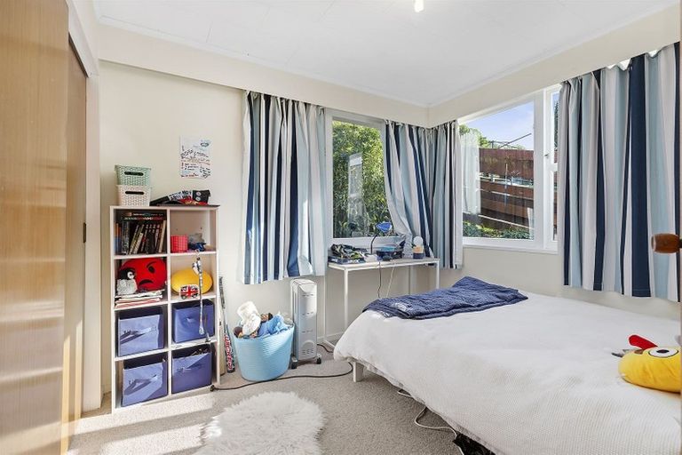 Photo of property in 56 Spinnaker Drive, Whitby, Porirua, 5024