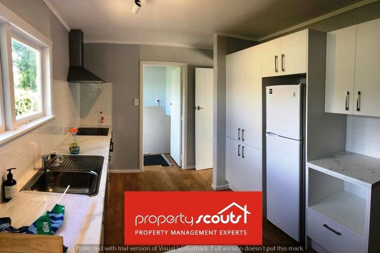 Photo of property in 8 Reid Road, New Lynn, Auckland, 0600