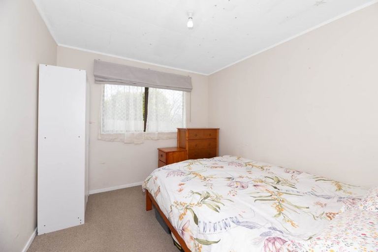 Photo of property in 25 Glen Close, Glen Eden, Auckland, 0602