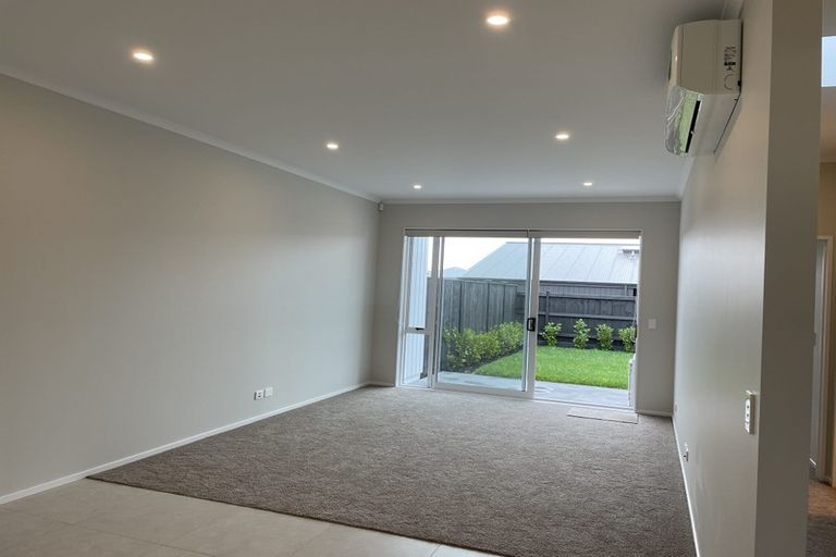 Photo of property in 26a Taikura Avenue, Red Beach, 0932