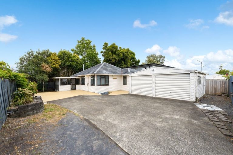 Photo of property in 12 Pomaria Road, Henderson, Auckland, 0610
