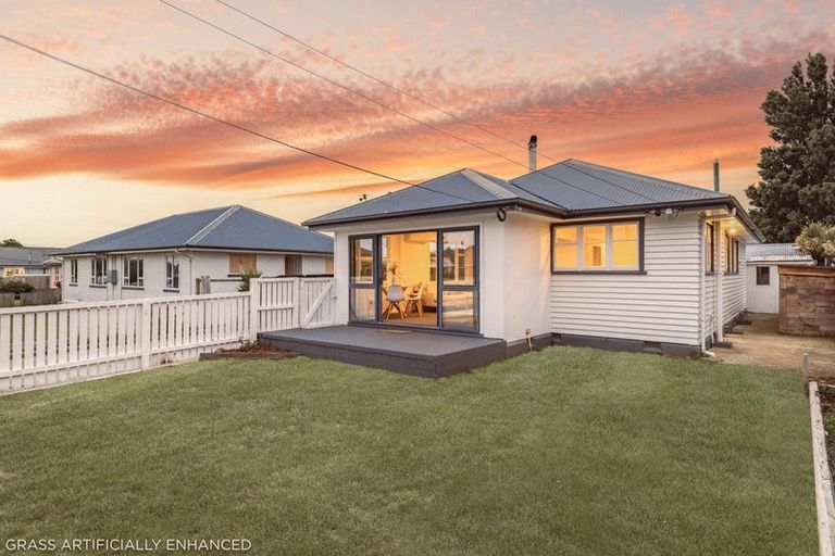 Photo of property in 19 Griffiths Avenue, Linwood, Christchurch, 8062