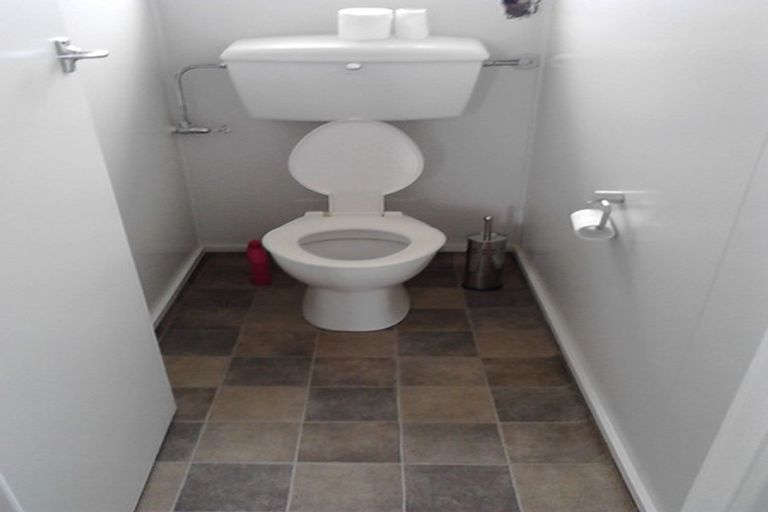 Photo of property in 55u6 Apu Crescent, Lyall Bay, Wellington, 6022