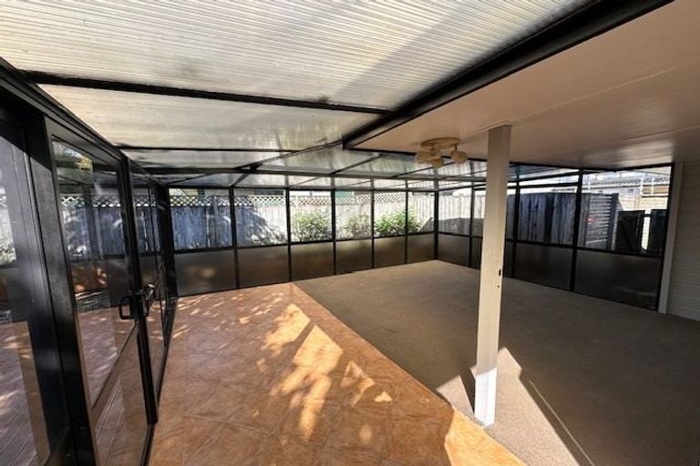 Photo of property in 4 Westpark Drive, West Harbour, Auckland, 0618