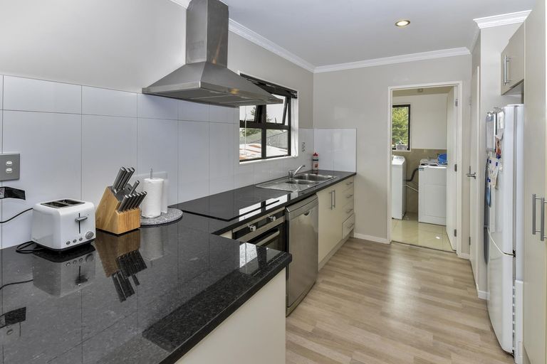 Photo of property in 8 Burbridge Road, Favona, Auckland, 2024