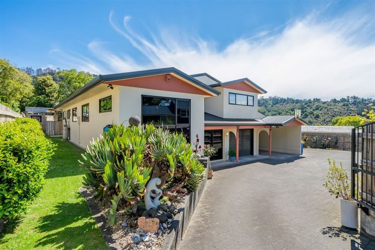 Photo of property in 18b Kamahi Street, Stokes Valley, Lower Hutt, 5019