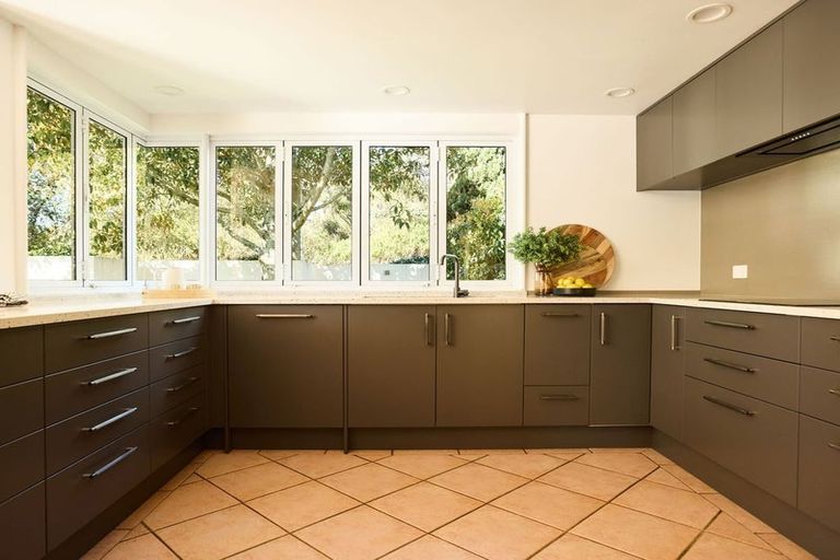 Photo of property in 168 Te Mata Peak Road, Havelock North, 4130