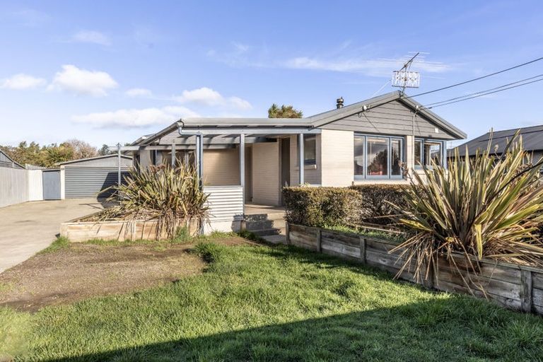 Photo of property in 17 Holloway Street, Waikiwi, Invercargill, 9810