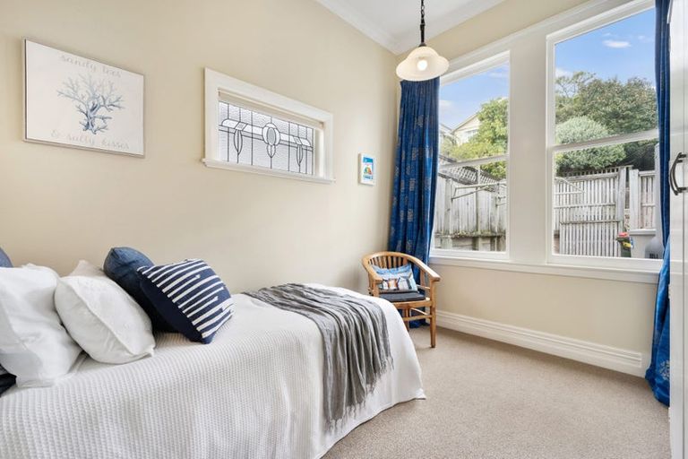 Photo of property in 9 Farm Road, Northland, Wellington, 6012