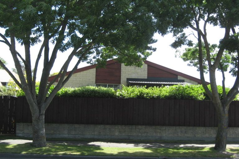 Photo of property in 23 Wyatt Place, Russley, Christchurch, 8042
