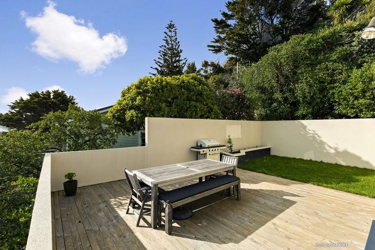 Photo of property in 138 Townsend Road, Miramar, Wellington, 6022