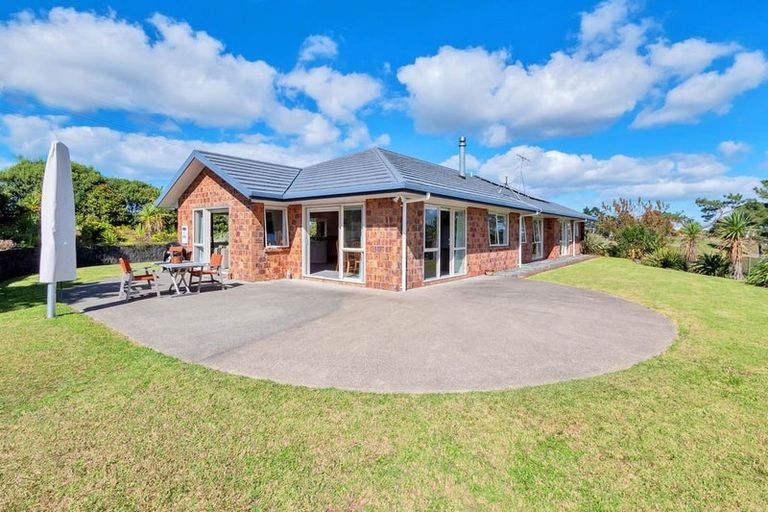 Photo of property in 150 Kennedy Road, Dairy Flat, Albany, 0792