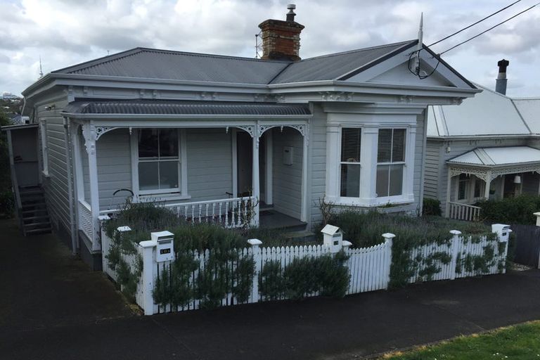 Photo of property in 16a Wharf Road, Te Atatu Peninsula, Auckland, 0610