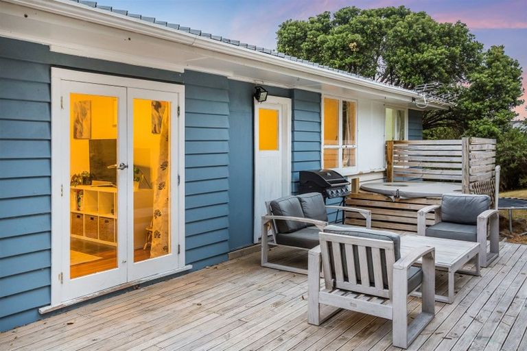 Photo of property in 21 Desert Gold Street, Ascot Park, Porirua, 5024