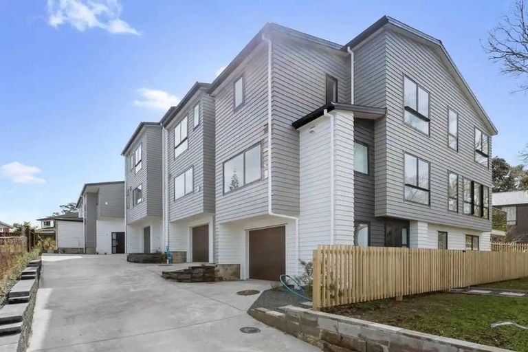 Photo of property in 7c Titirangi Road, New Lynn, Auckland, 0600