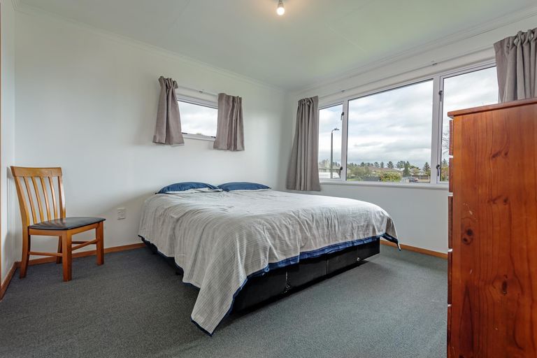 Photo of property in 18 Jackson Avenue, Highbury, Palmerston North, 4412