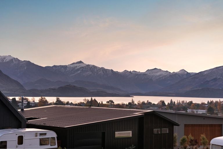 Photo of property in 9 Mcneil Crescent, Wanaka, 9305