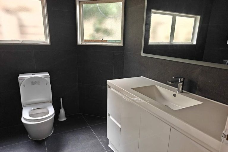 Photo of property in 42 Sharon Road, Waiake, Auckland, 0630