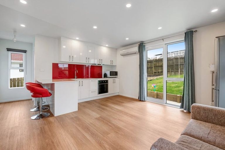 Photo of property in 10 Santiago Crescent, Unsworth Heights, Auckland, 0632