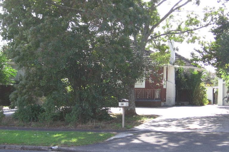 Photo of property in 77 Taikata Road, Te Atatu Peninsula, Auckland, 0610