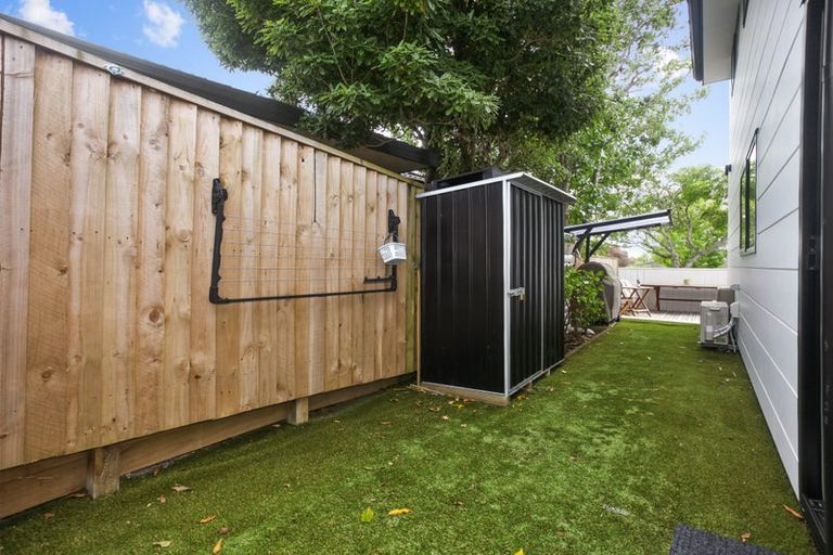 Photo of property in 6/2 Jadewynn Drive, Massey, Auckland, 0614