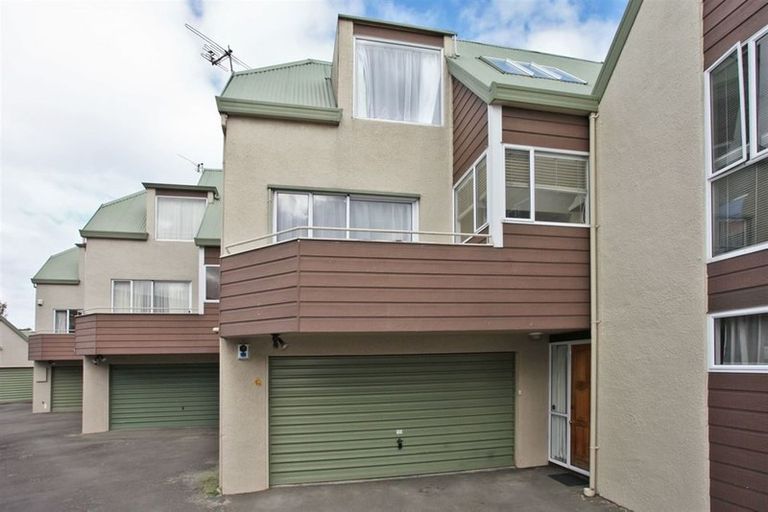 Photo of property in 2/27 Maxwell Street, Riccarton, Christchurch, 8041
