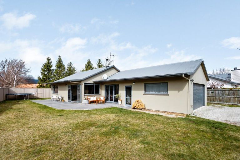 Photo of property in 6 Farrier Court, Cromwell, 9310