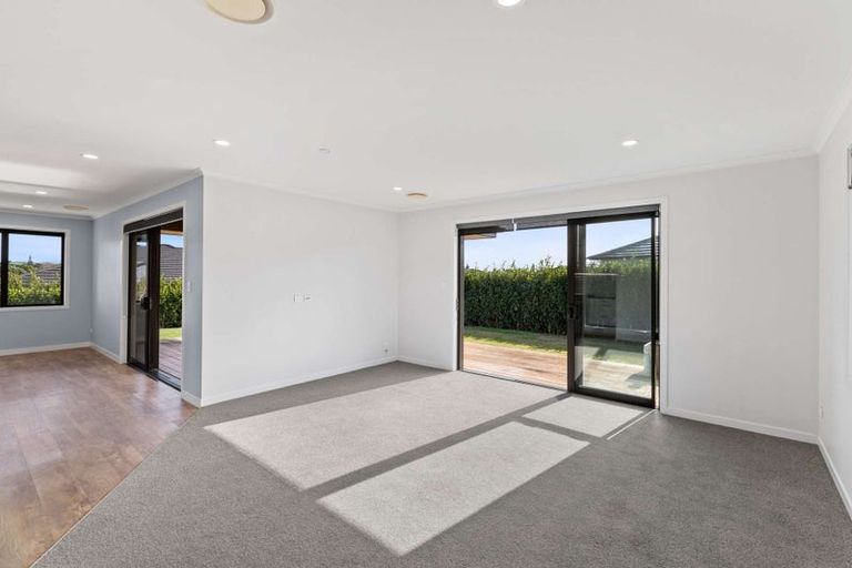 Photo of property in 25 Kauri Drive, Waiuku, 2123