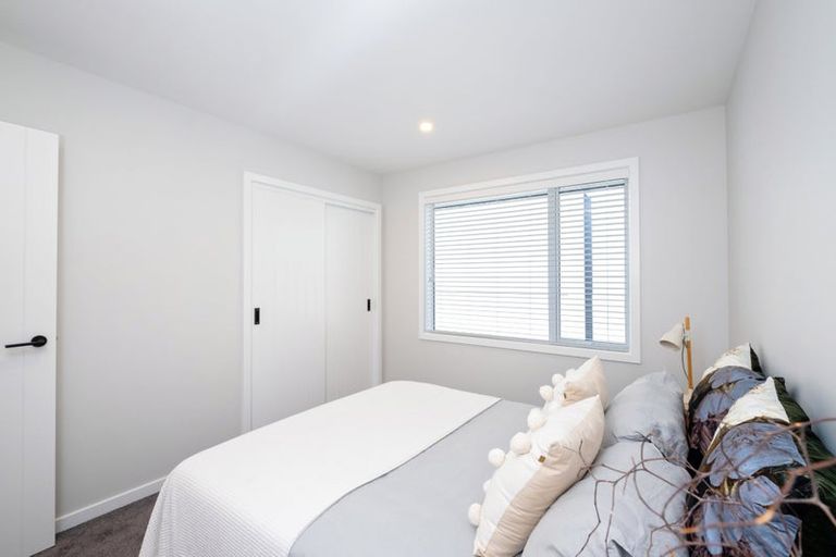 Photo of property in 12 George Yee Place, Taradale, 4112