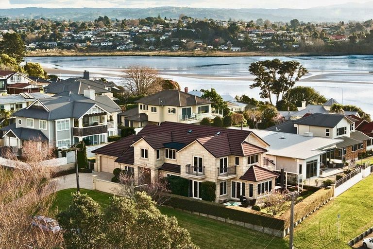 Photo of property in 1 Edgecumbe Road, Tauranga, 3110