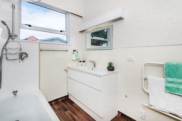 Photo of property in 1 Earp Street, Johnsonville, Wellington, 6037