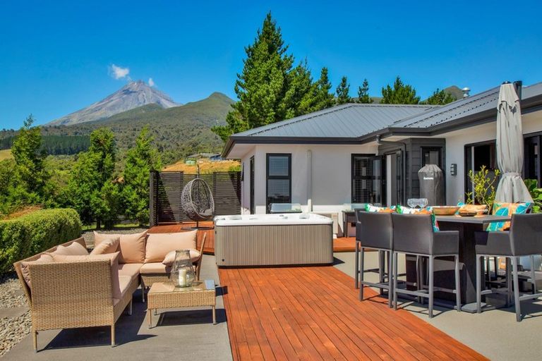 Photo of property in 1759 Mangorei Road, Mangorei, New Plymouth, 4371