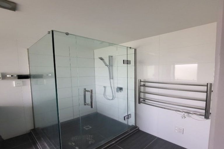 Photo of property in 11a Newington Road, Henderson, Auckland, 0612