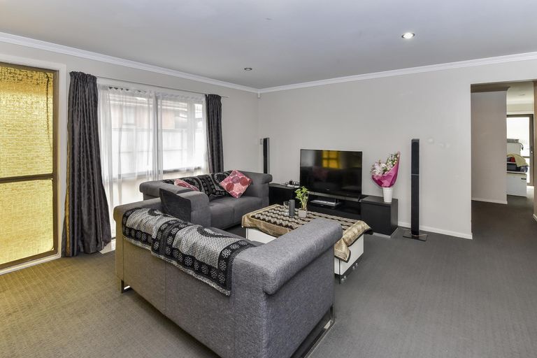 Photo of property in 8 Burbridge Road, Favona, Auckland, 2024