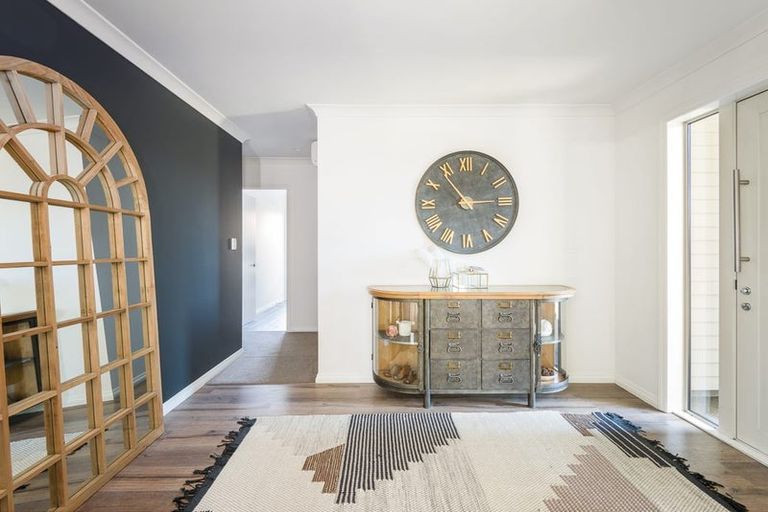 Photo of property in 18 Sterling Drive, Prebbleton, 7604