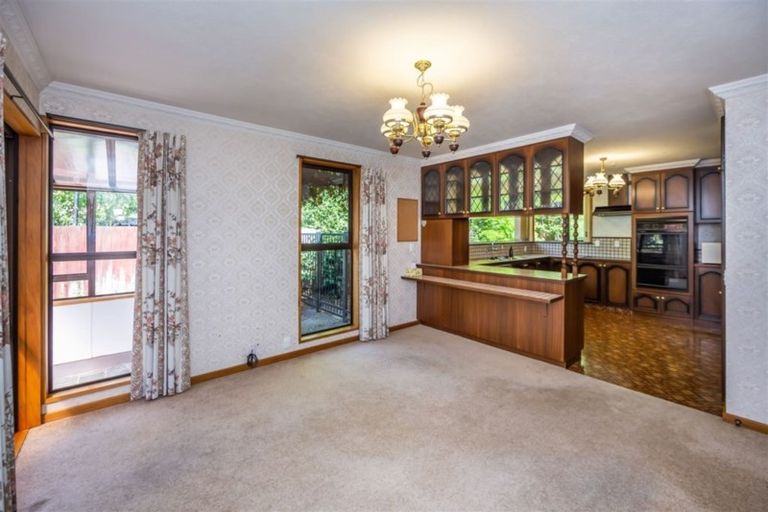 Photo of property in 28 Cricklewood Place, Avonhead, Christchurch, 8042