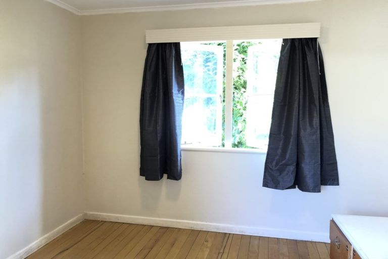 Photo of property in 25 Lake Road, Northcote, Auckland, 0627