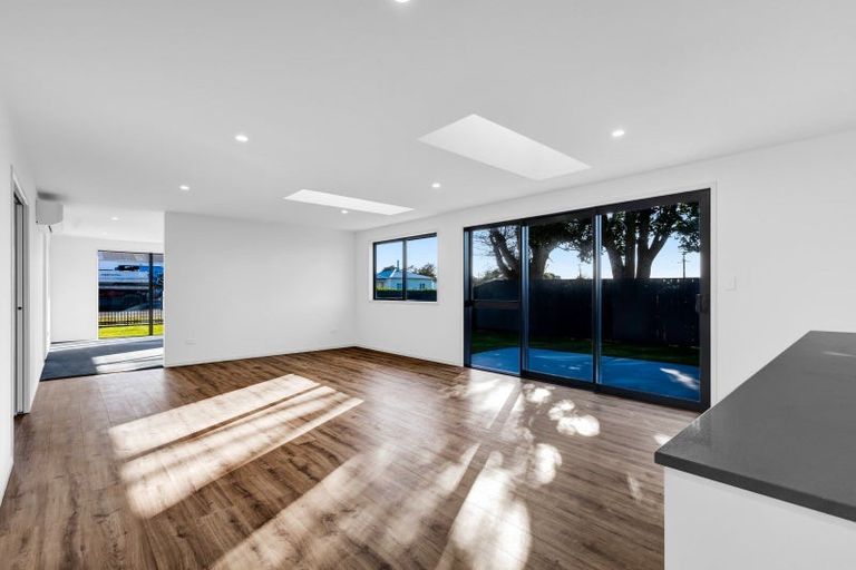 Photo of property in 74 Turuturu Road, Hawera, 4674